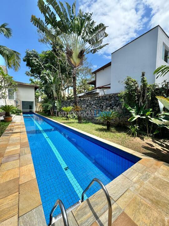 Casa para alquiler de vacaciones em São Sebastião (Praia da Baleia)