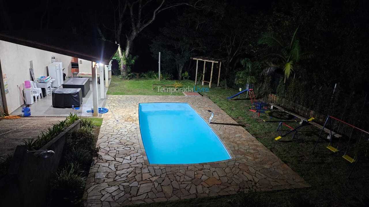 Chácara / sítio para aluguel de temporada em Bragança Paulista (Chácaras Fernão Dias)
