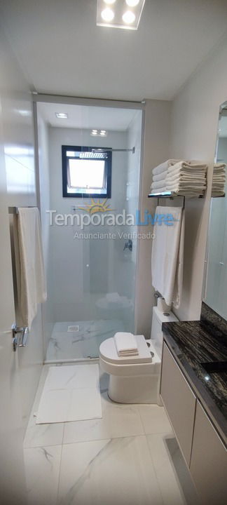 Apartamento para aluguel de temporada em Itapema (Meia Praia)