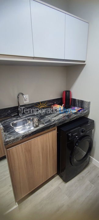 Apartamento para aluguel de temporada em Itapema (Meia Praia)