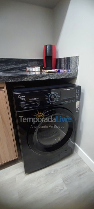 Apartamento para aluguel de temporada em Itapema (Meia Praia)