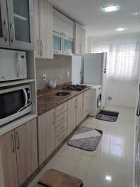 Apartamento Quadra mar 02 dormitorios Meia Praia