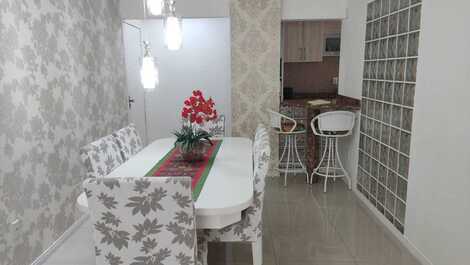 Apartamento Quadra mar 02 dormitorios Meia Praia