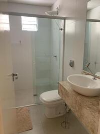 Apartamento 03 Dormitorios Bloque Playa Meia Praia