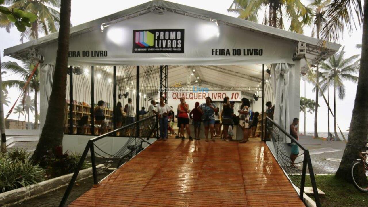 Apartamento para aluguel de temporada em Guarujá (Pitangueiras)