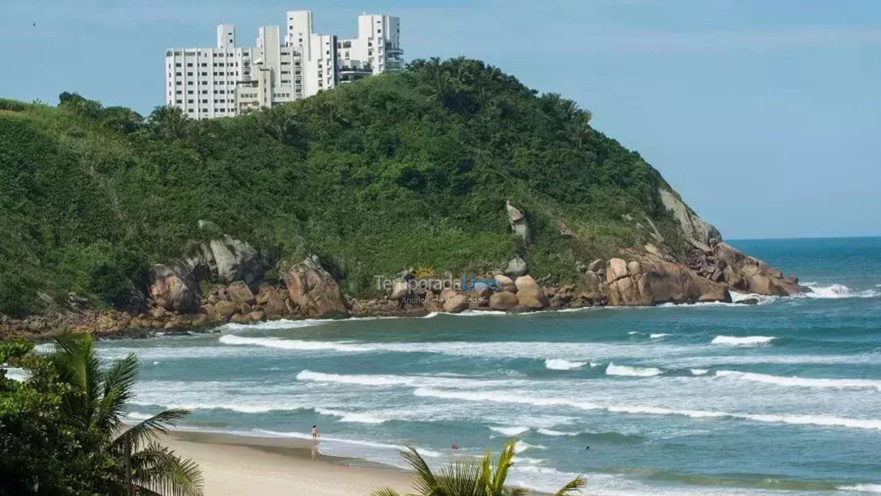 Apartamento para aluguel de temporada em Guarujá (Pitangueiras)