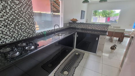 Casa com 3 dormitórios com ar condicionado