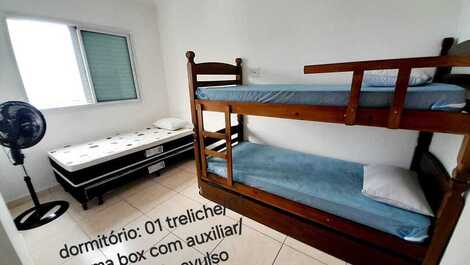 Dormitório com treliche/cama de solteiro box e auxiliar/01 colchão avulso e ventilador de coluna 