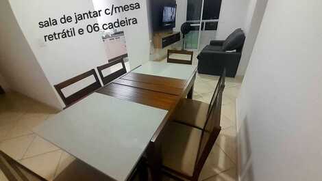 Sala de estar com mesa retrátil e 06 cadeiras 