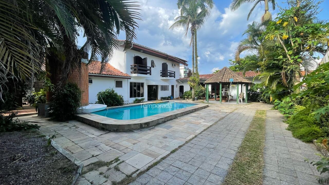 Casa para aluguel de temporada em Guarujá (Enseada)