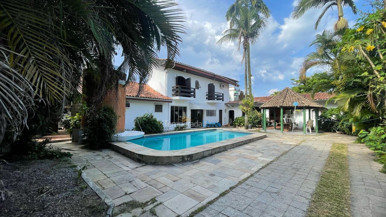 Casa para aluguel de temporada em Guarujá (Enseada)