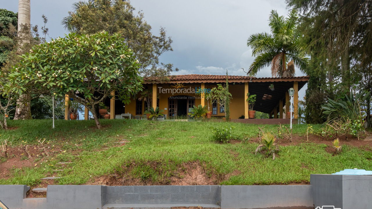 Casa para alquiler de vacaciones em Santa Branca (Jardim Santa Cecília)