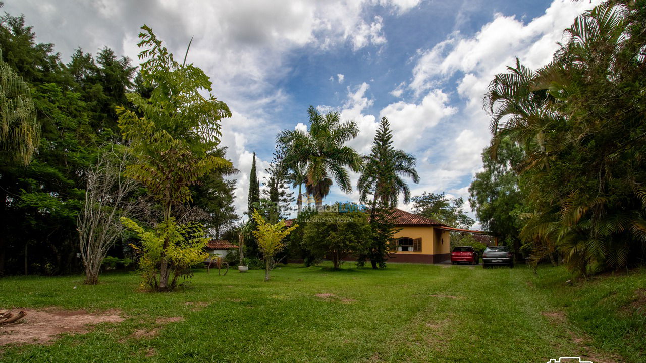 Casa para alquiler de vacaciones em Santa Branca (Jardim Santa Cecília)