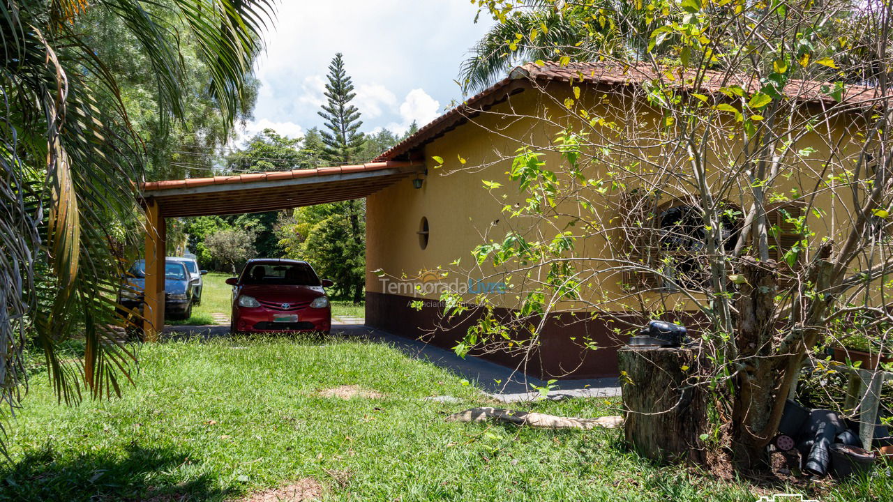 Casa para alquiler de vacaciones em Santa Branca (Jardim Santa Cecília)