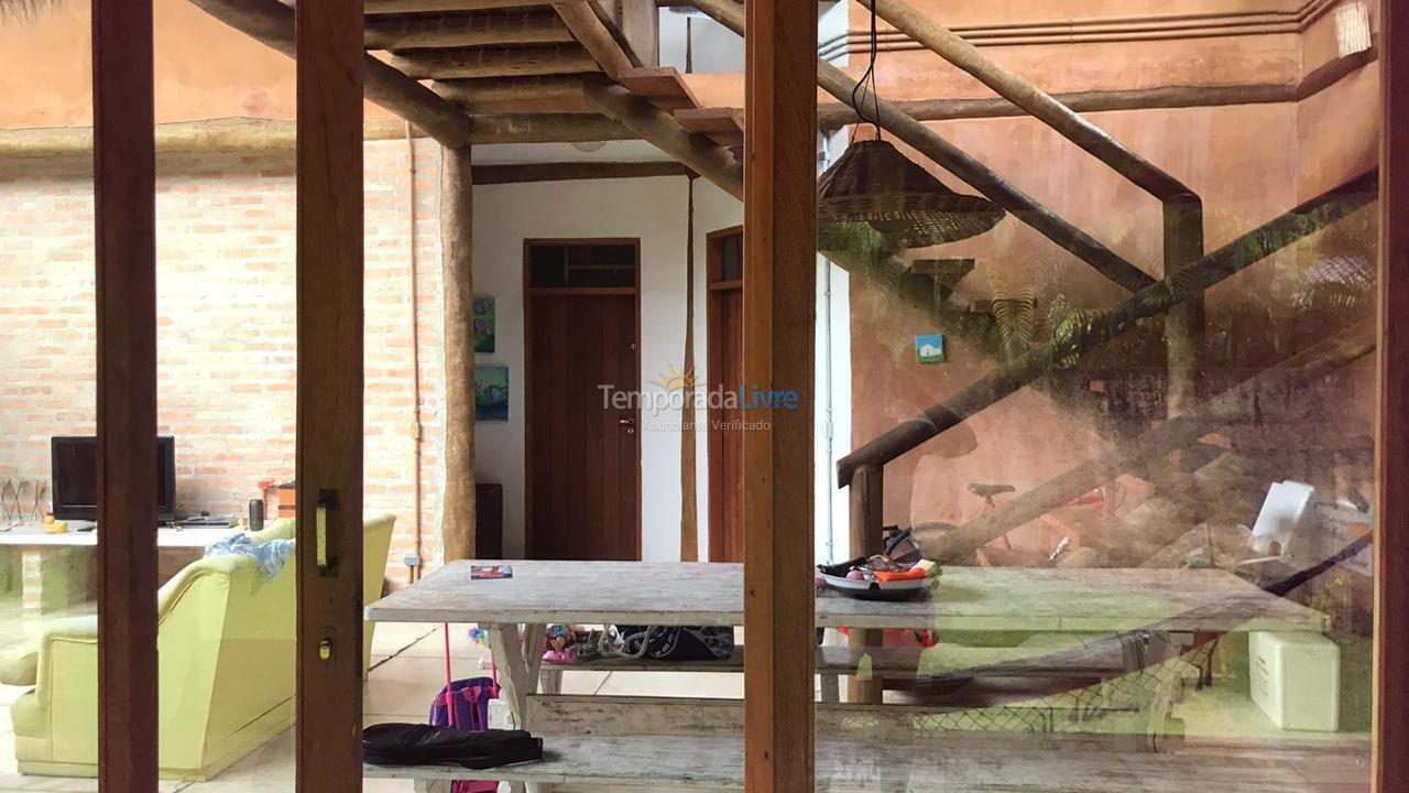 Casa para aluguel de temporada em São Sebastião (Barra do Sahy)