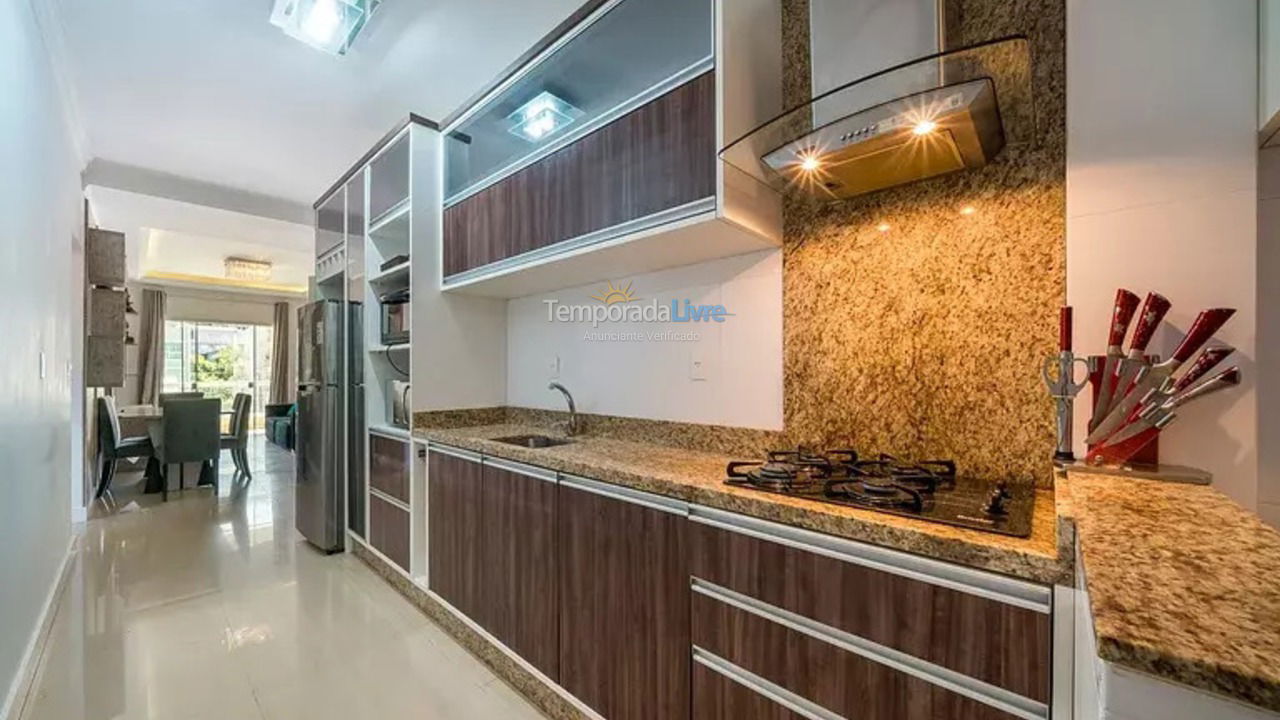 Apartamento para alquiler de vacaciones em Bombinhas (Praia de Bombas)