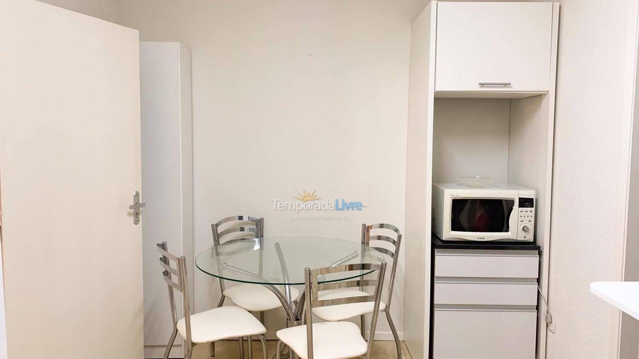 Apartamento para aluguel de temporada em Itapema (Meia Praia)