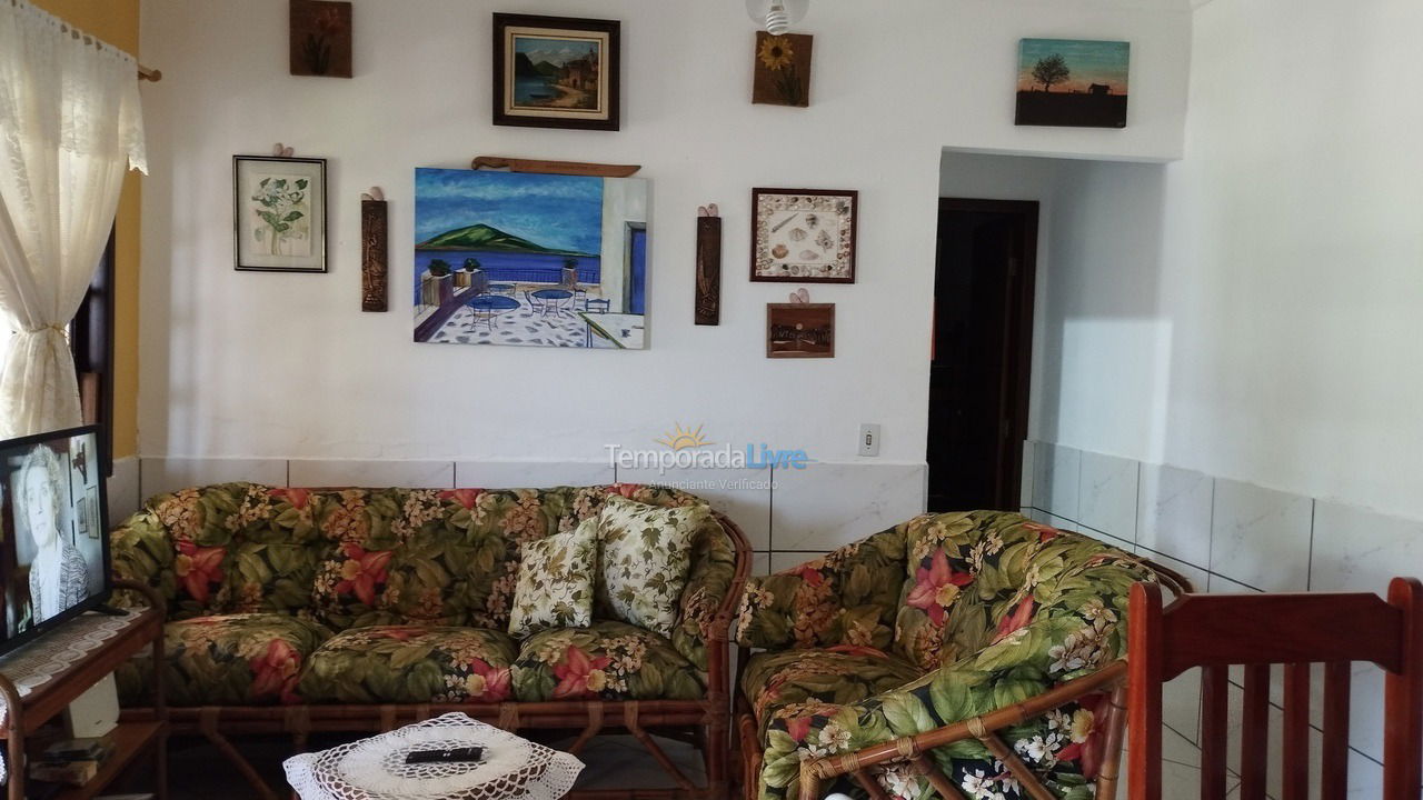 House for vacation rental in Caraguatatuba (Praia das Palmeiras)