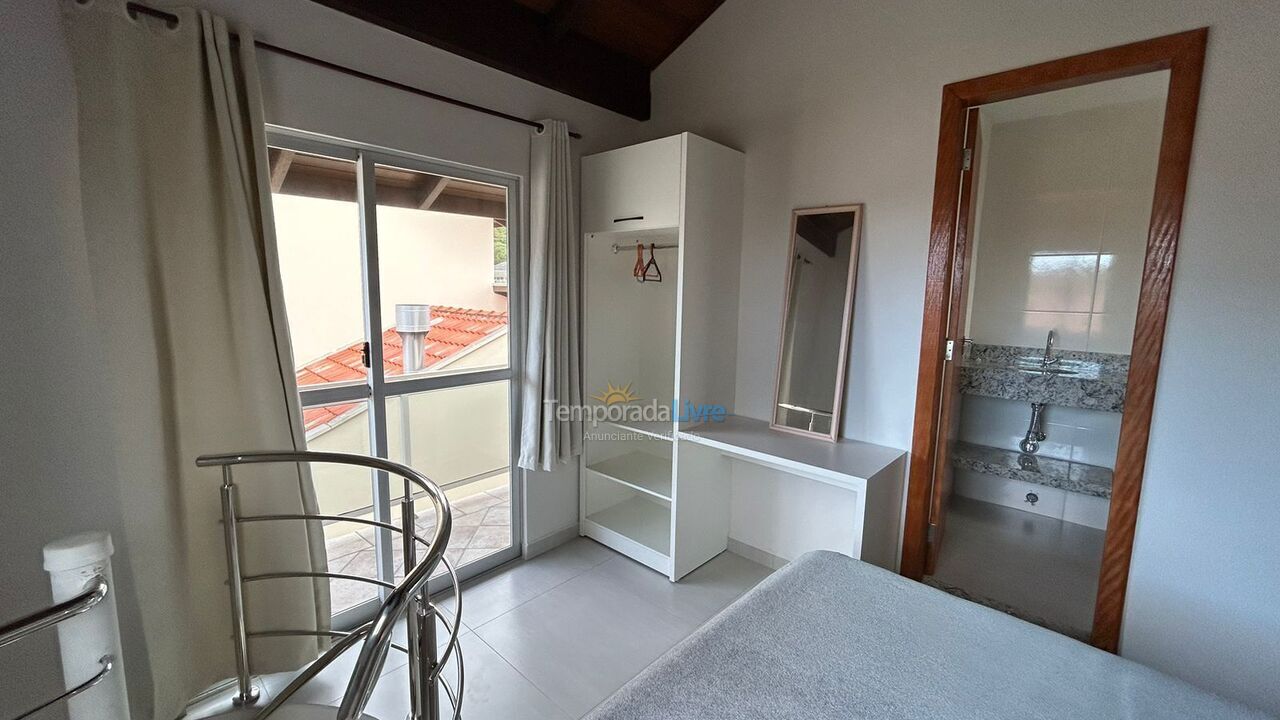Apartamento para aluguel de temporada em Bombinhas (Canto Grande)