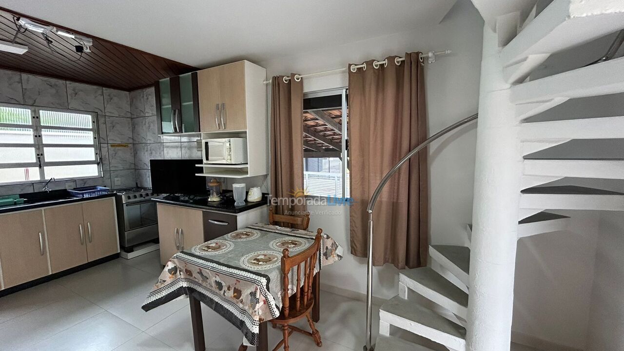 Apartamento para aluguel de temporada em Bombinhas (Canto Grande)