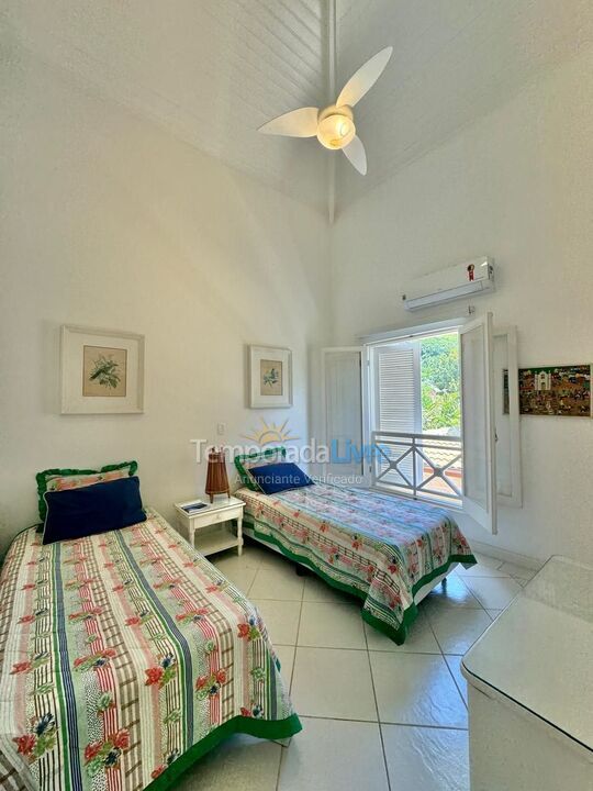 House for vacation rental in São Sebastião (Praia da Baleia)