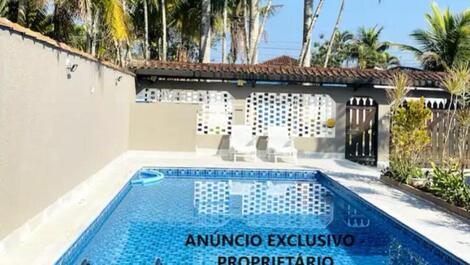 House on the north coast of São Paulo. For up to 12 people.