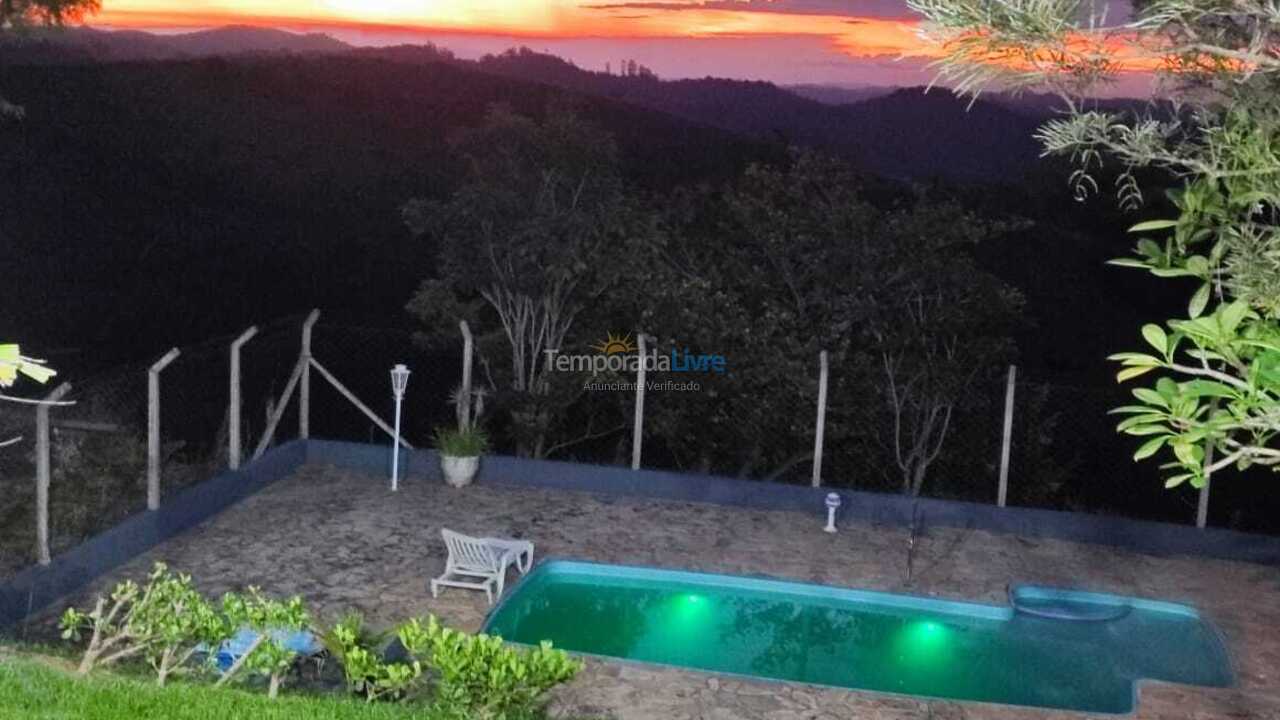 Casa para alquiler de vacaciones em Santa Branca (Jardim Santa Cecília)