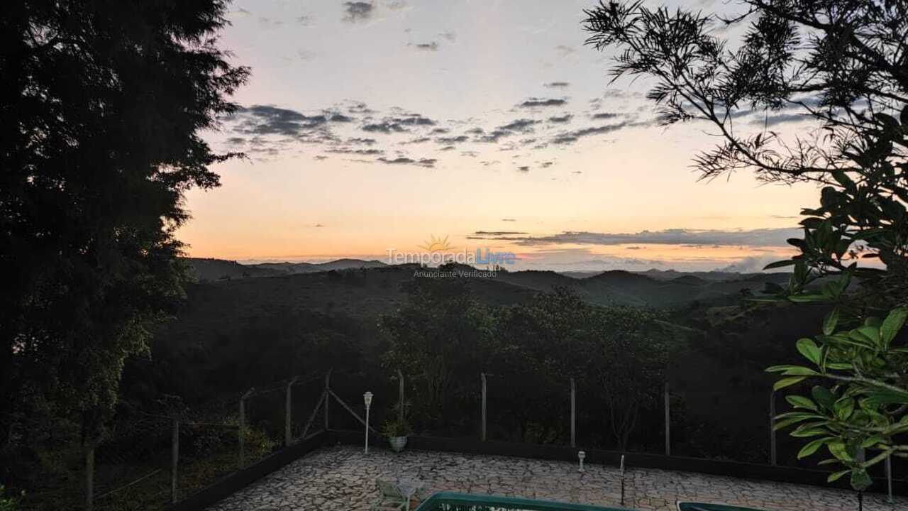 Casa para alquiler de vacaciones em Santa Branca (Jardim Santa Cecília)