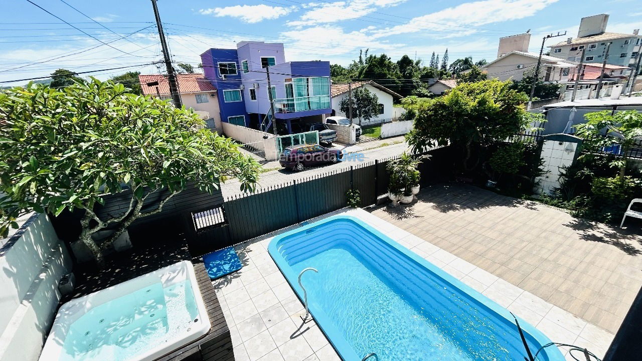 Casa para aluguel de temporada em Florianopolis (Praia dos Ingleses)