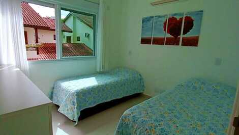 CASA DENTRO DE CONDOMÍNIO NO CORAÇÃO DE JUQUEHY