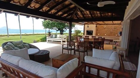 CASA FRENTE AO MAR- PRAIA DE JUQUEHY