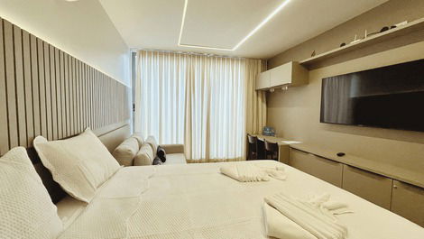 Setai Yacht Comfort - By Almare Flats