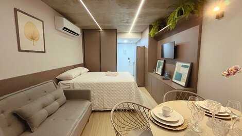 Setai Yacht Premium - By Almare Flats