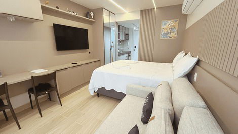 Setai Yacht Comfort - By Almare Flats