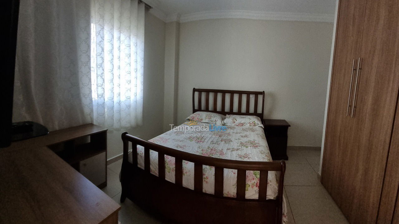 Apartamento para aluguel de temporada em Guarujá (Pitangueiras)