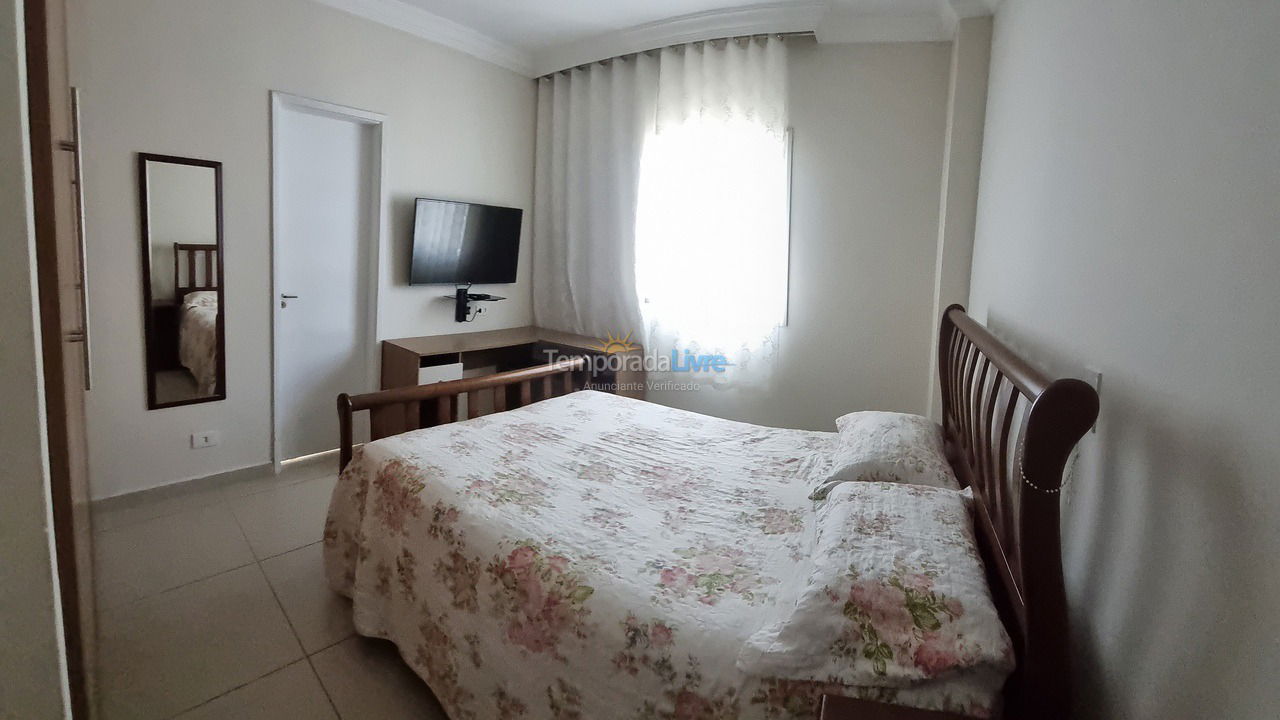 Apartamento para aluguel de temporada em Guarujá (Pitangueiras)