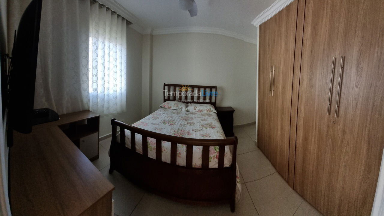 Apartamento para aluguel de temporada em Guarujá (Pitangueiras)