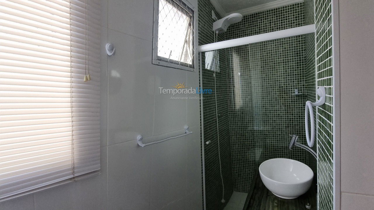 Apartamento para aluguel de temporada em Guarujá (Pitangueiras)