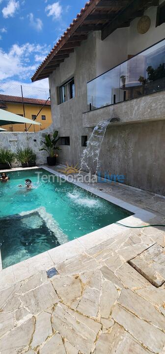 Casa para aluguel de temporada em Caraguatatuba (Martim de Sá)