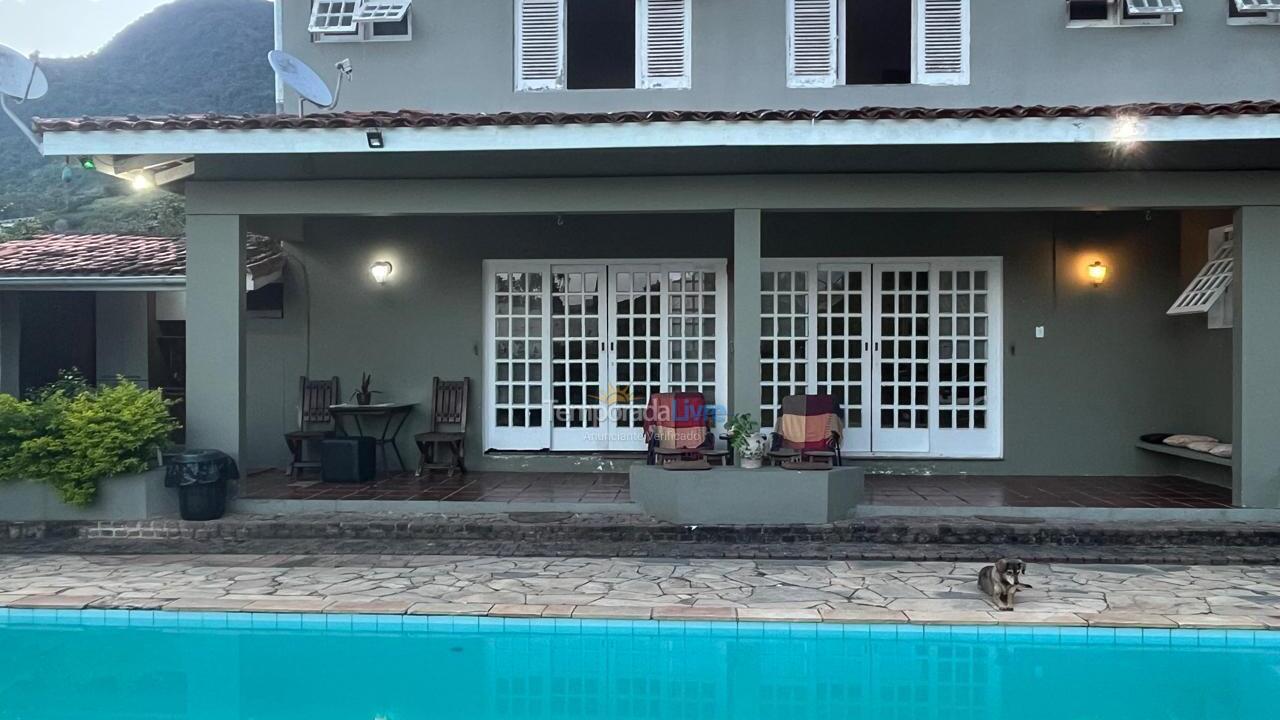 Casa para aluguel de temporada em São Sebastião (Bairro São Francisco da Praia)