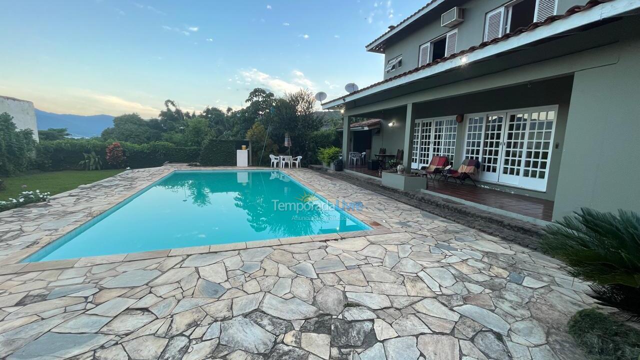 Casa para aluguel de temporada em São Sebastião (Bairro São Francisco da Praia)