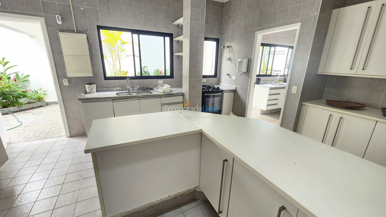 Casa para aluguel de temporada em Guarujá (Enseada)