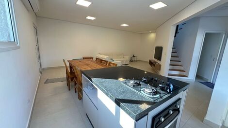 House in a condominium on Camburi beach