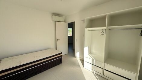 House in a condominium on Camburi beach