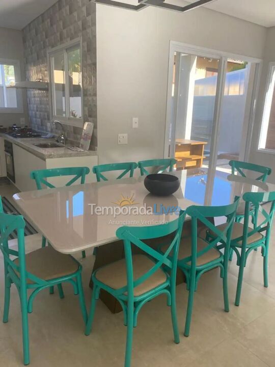 Casa para aluguel de temporada em São Sebastião (Camburi)