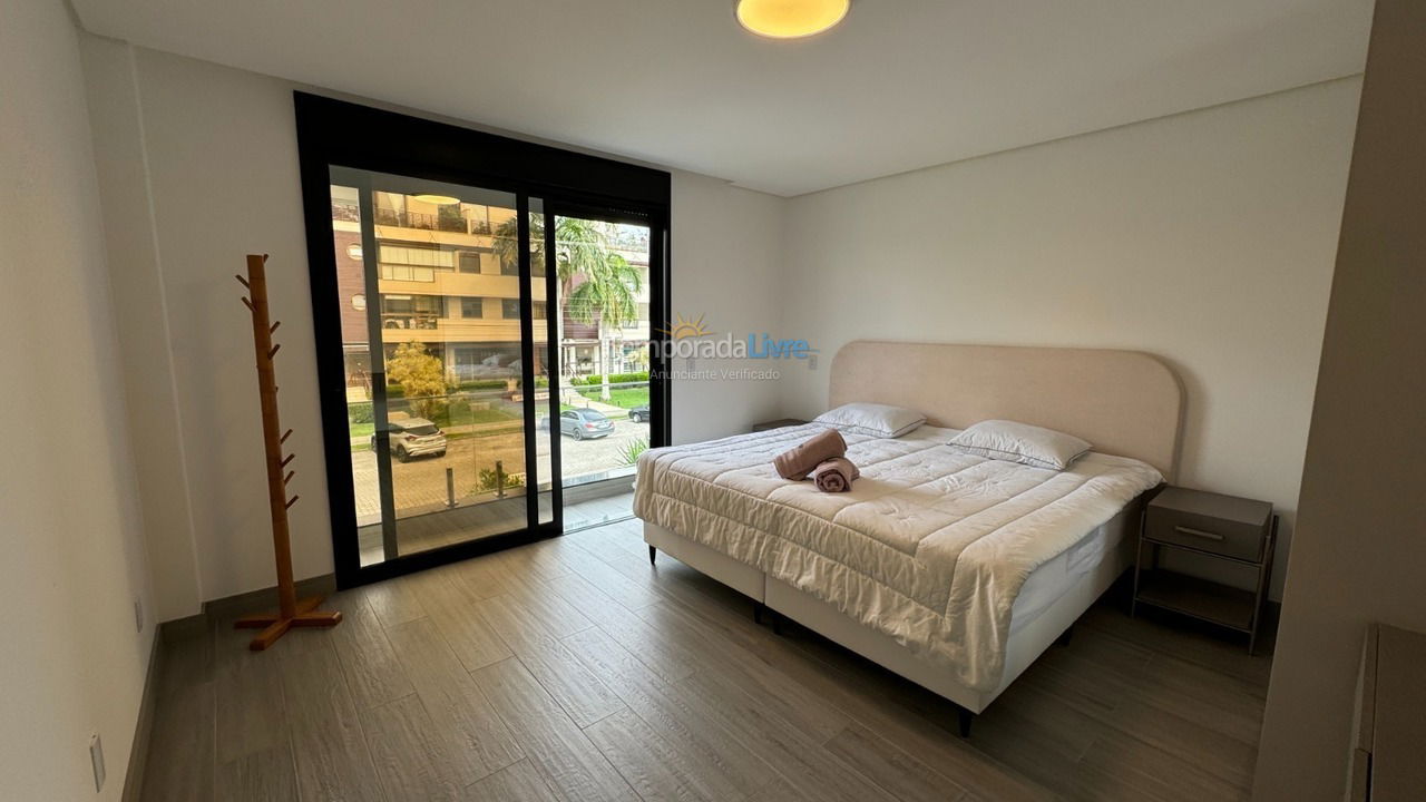 Casa para aluguel de temporada em Florianopolis (Jurerê Internacional)