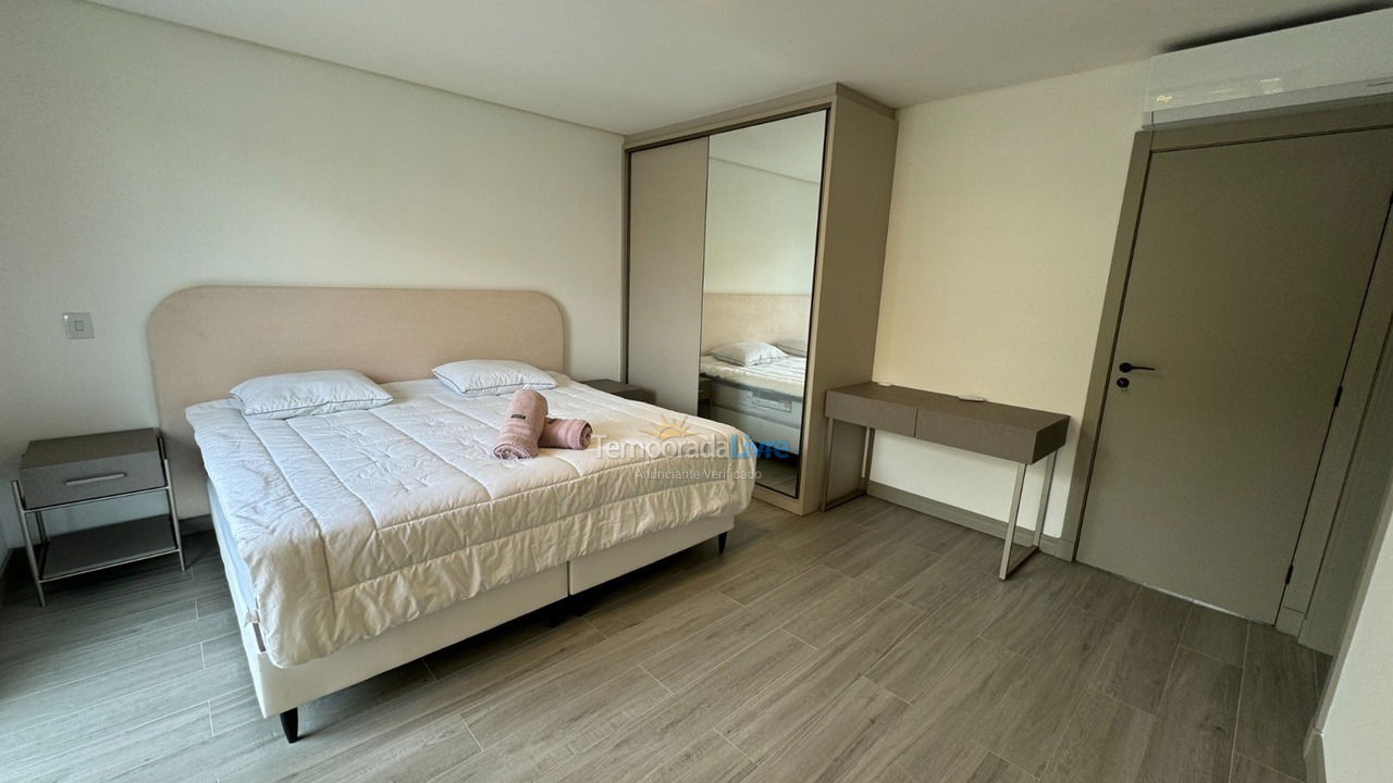 Casa para aluguel de temporada em Florianopolis (Jurerê Internacional)