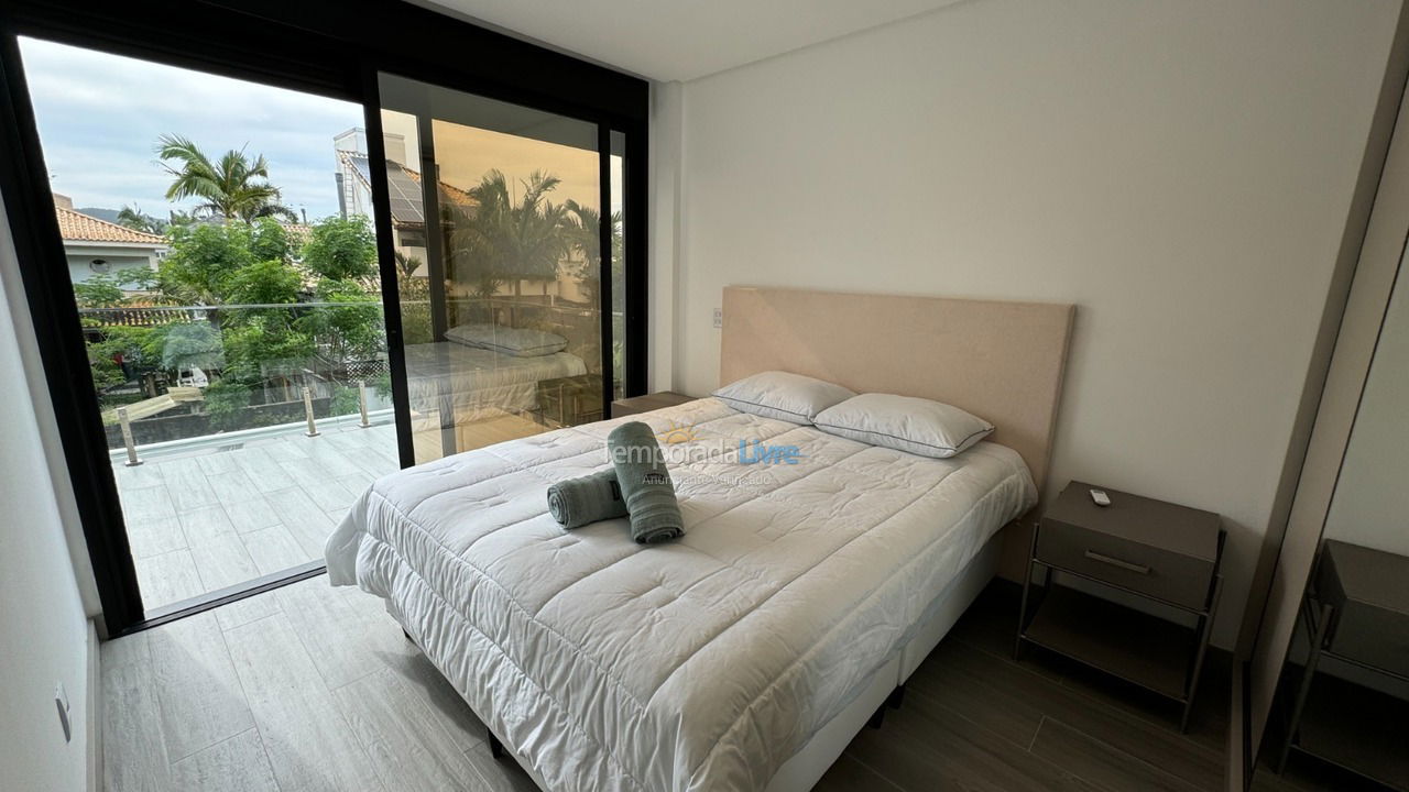 Casa para aluguel de temporada em Florianopolis (Jurerê Internacional)