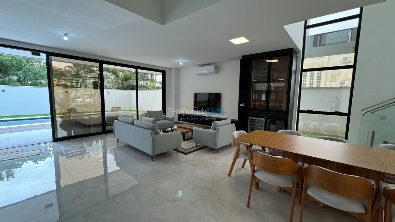 Casa para aluguel de temporada em Florianopolis (Jurerê Internacional)