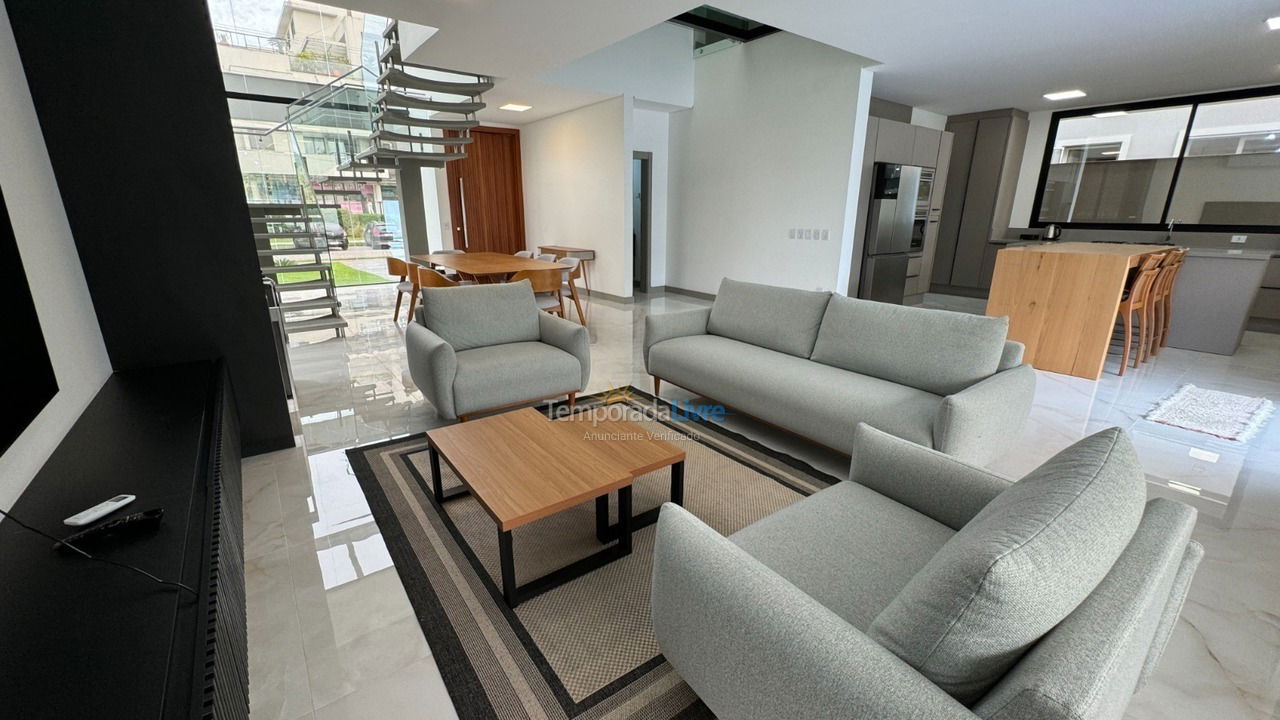 Casa para aluguel de temporada em Florianopolis (Jurerê Internacional)